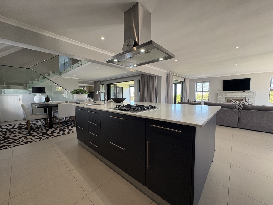 4 Bedroom Property for Sale in Grotto Bay Western Cape